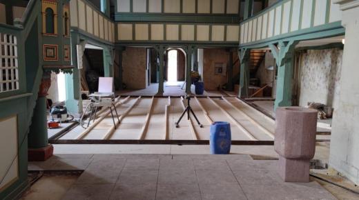 Fußboden legen Kirche