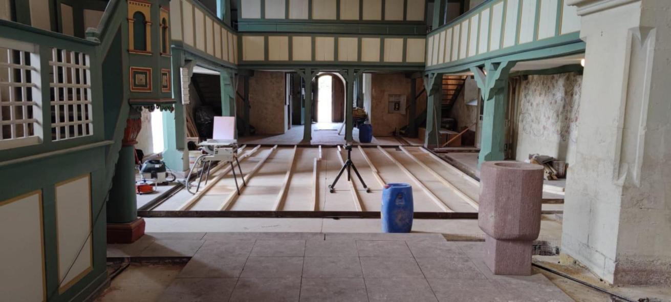 Fußboden legen Kirche