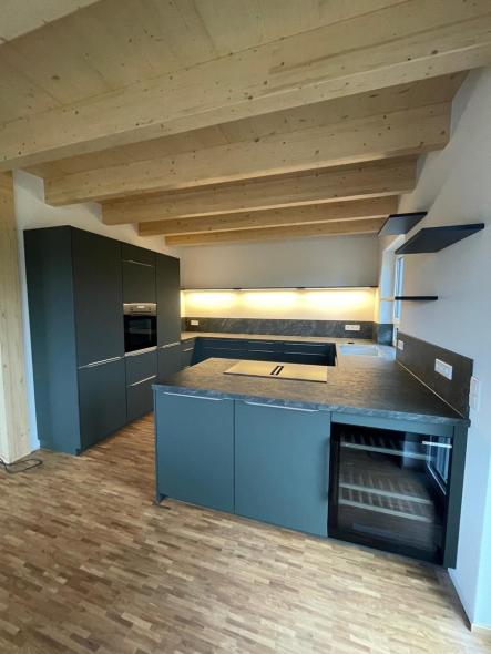 Maßgefertigte Küche in Anthrazit in Hofgeismar